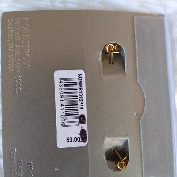 earring - Picture 3 of 3